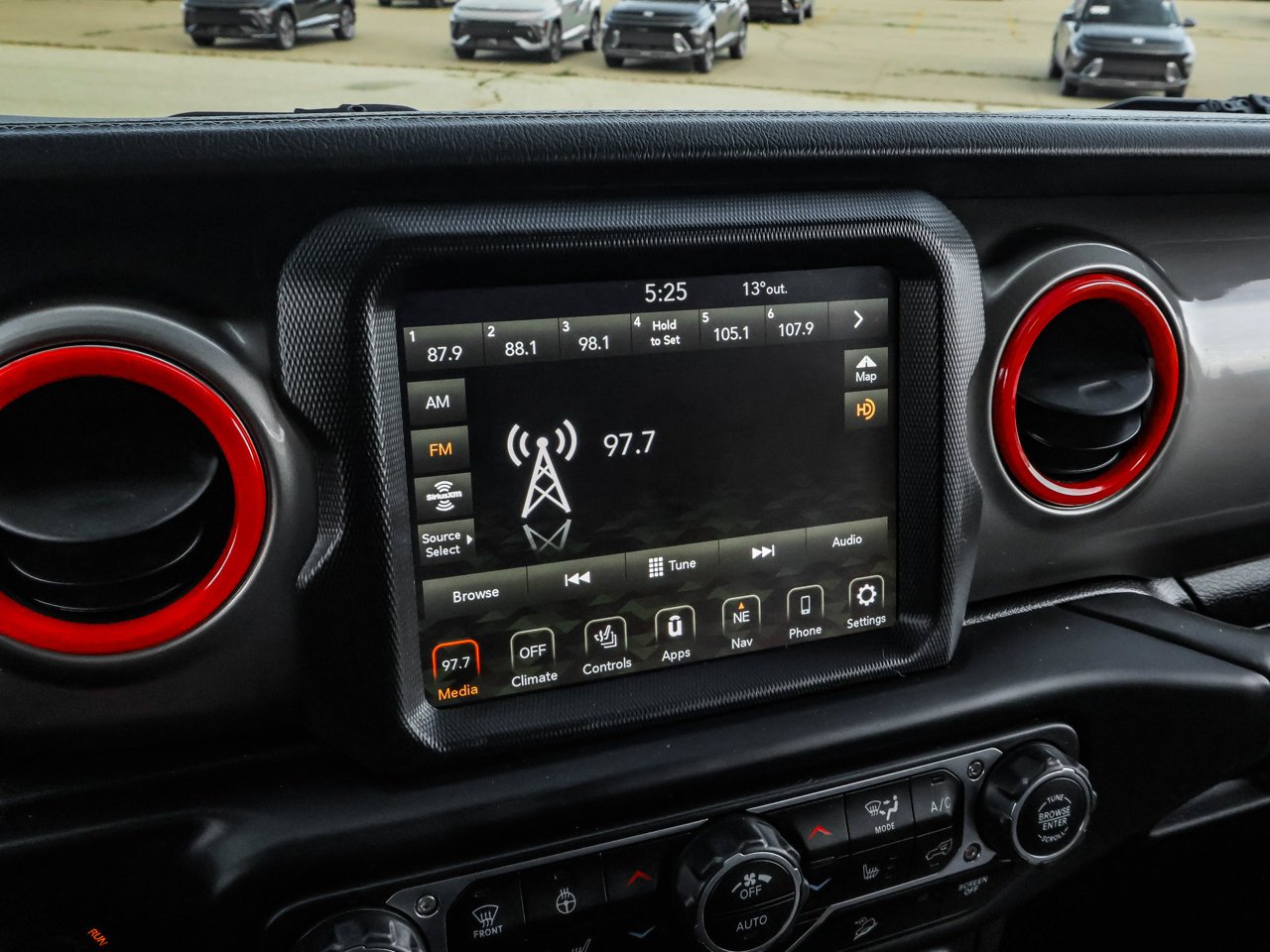 2020 Jeep Wrangler Unlimited Sahara 4x4 Black Sherwood Park - photo #26