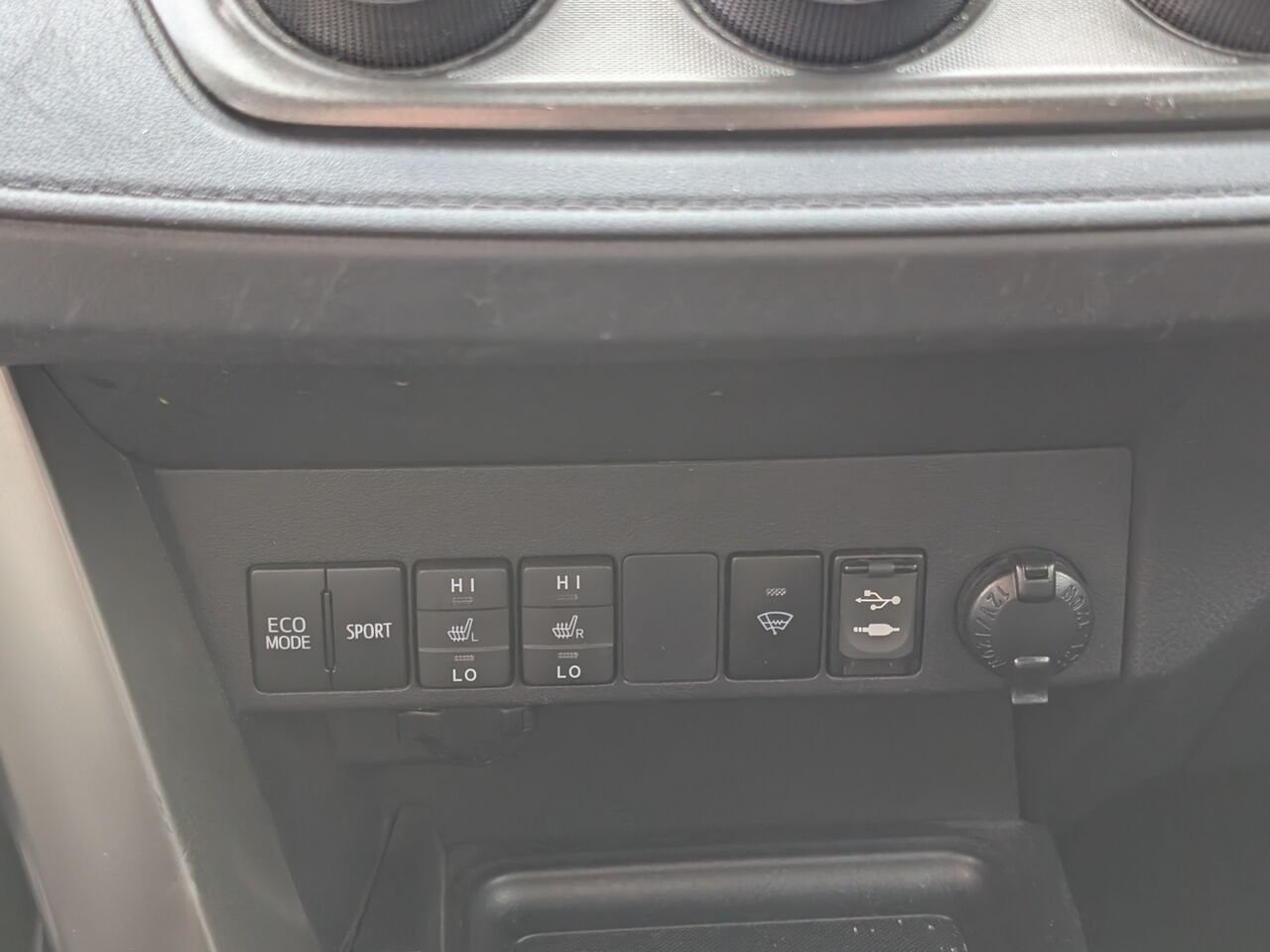 Toyota RAV4 LE/SIÈGES CHAUFFANTS/CAMÉRA DE RECUL/BLUETOOTH/AC/ 2015 Rouge Sherbrooke - photo #10
