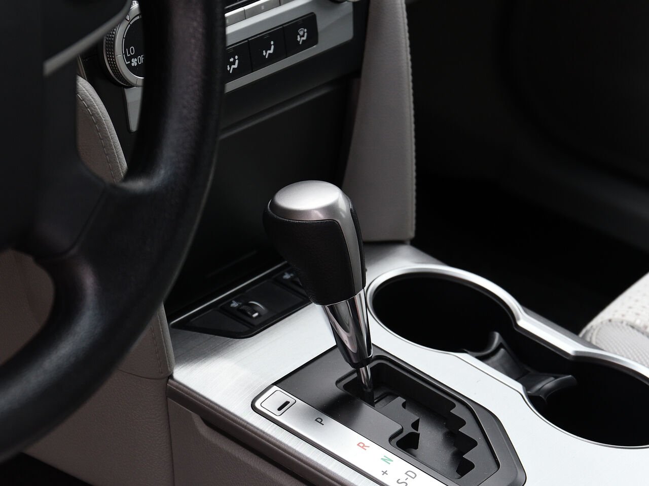 Toyota Camry Berline, boîte automatique, LE 2014 Bleu Saint-Hyacinthe - photo #25