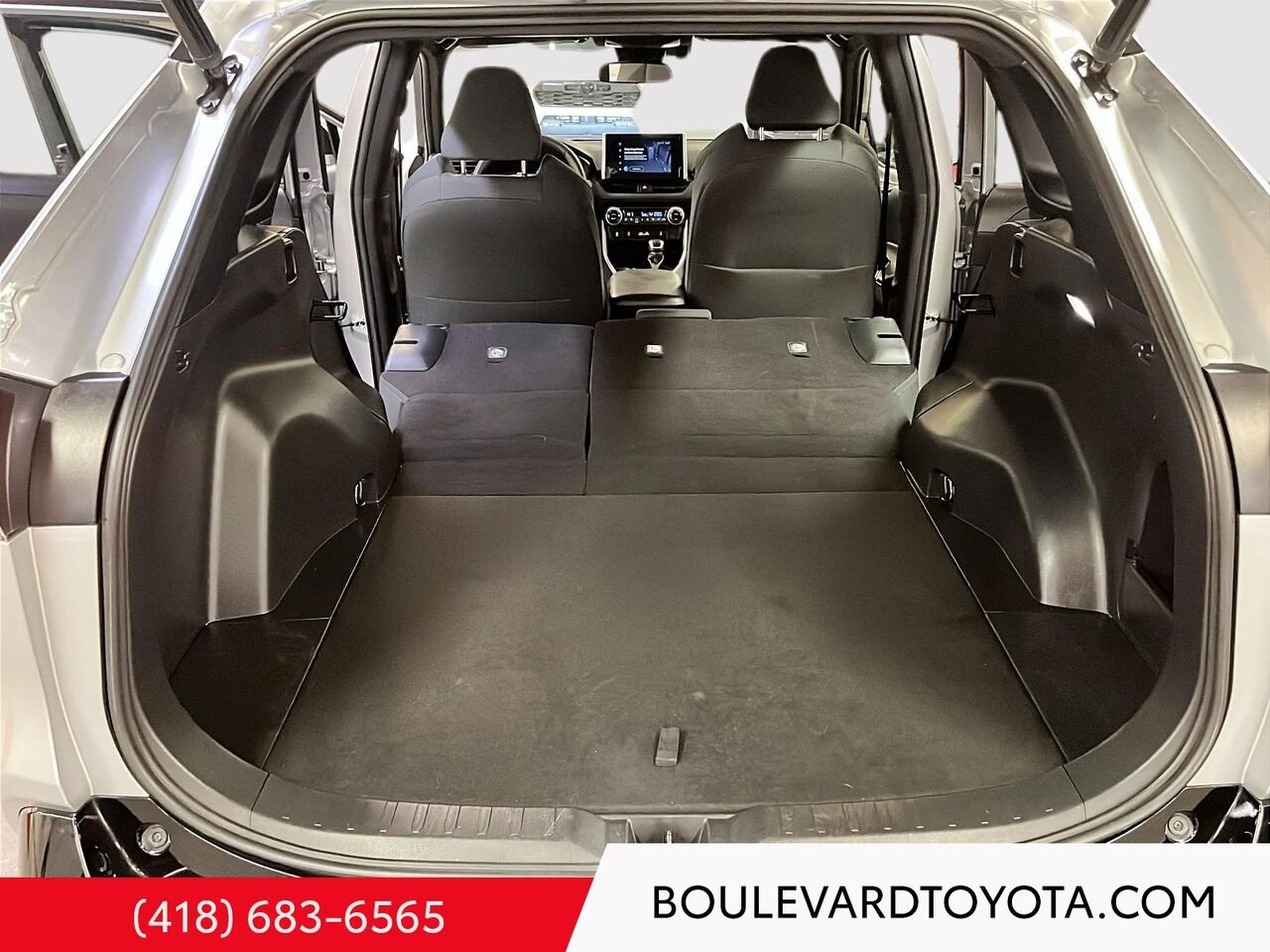 Toyota RAV4 Hybride 100665A-3 | SE, AWD 2023 Argent Québec - photo #22
