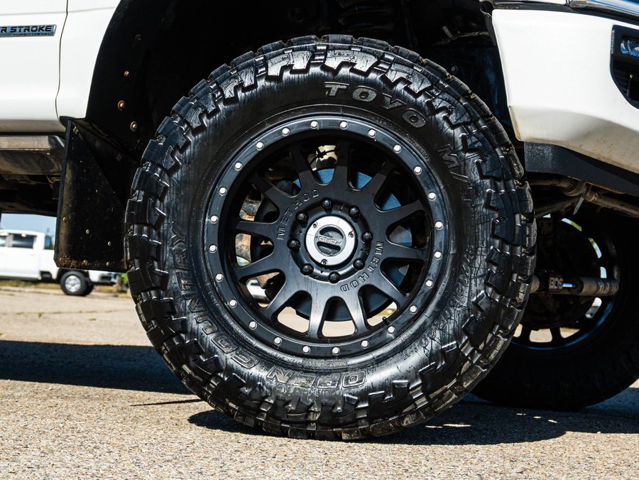 2022 Ford Super Duty F-350 SRW Platinum 6.7L Diesel | 4in BDS Lift White