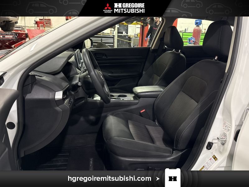 2024 Nissan Altima White Saint-Eustache - photo #13