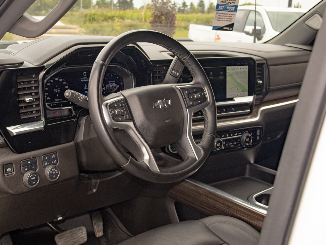 2025 Chevrolet Silverado 3500HD 4WD Crew Cab 159 LT White Sherwood Park - photo #21