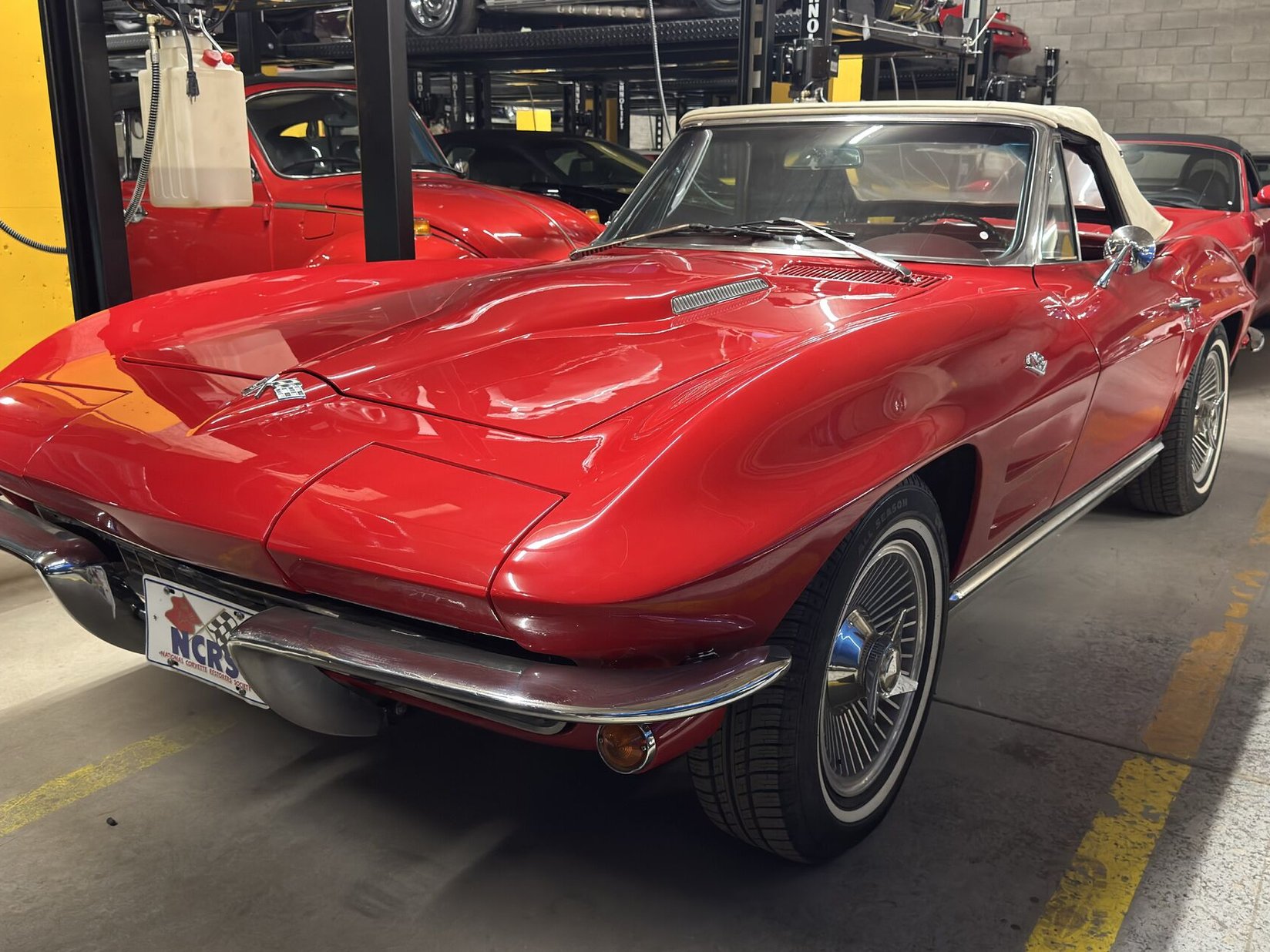 Chevrolet Corvette 1964 Rouge Montréal - photo #0