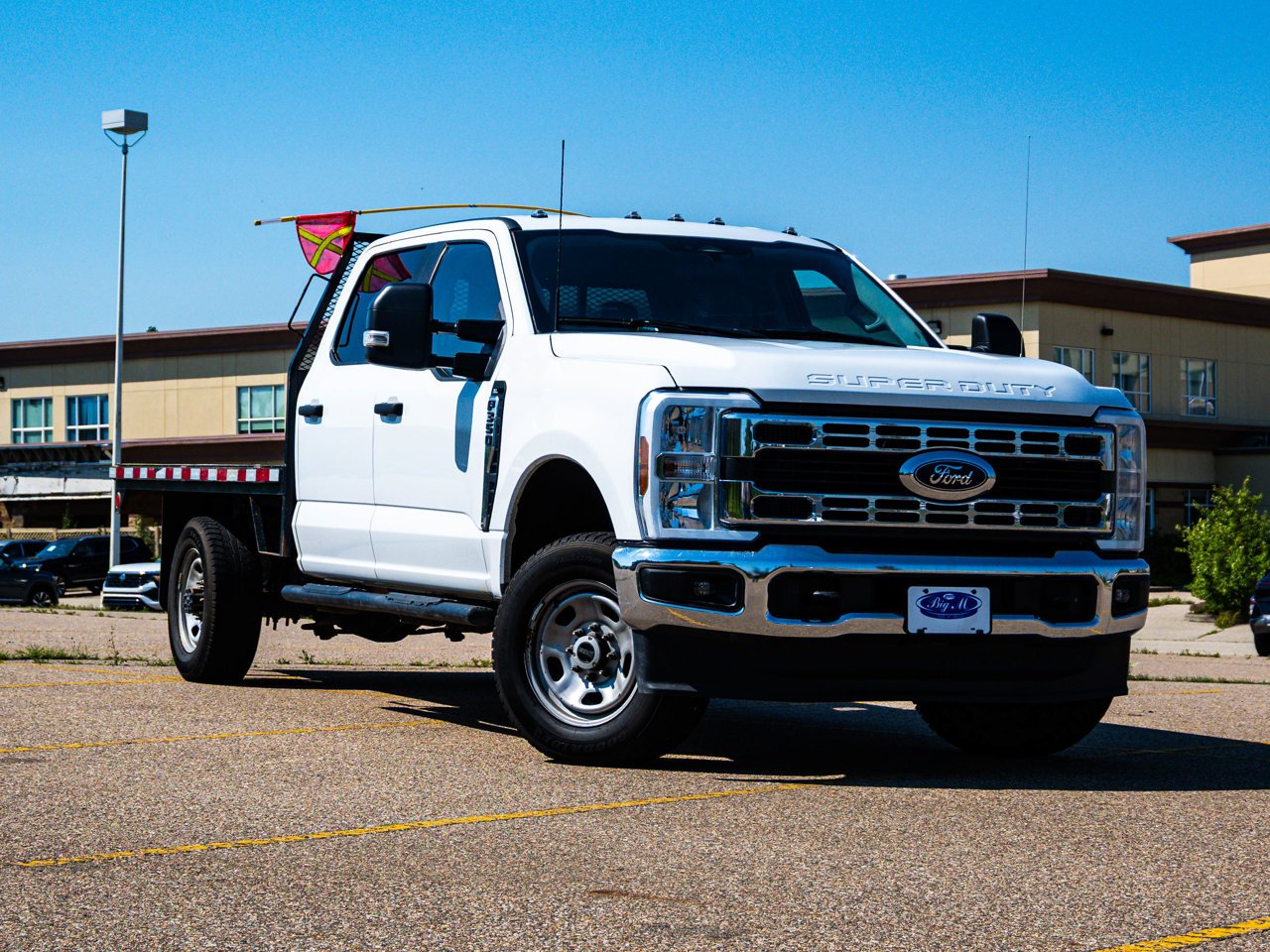 2024 Ford Super Duty F-350 SRW XL 4WD Crew Cab 179 WB 60 CA White Sherwood Park - photo #1