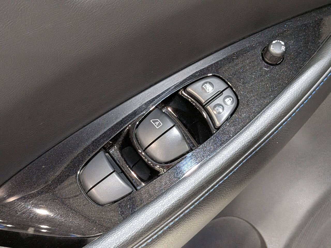 2020 Nissan LEAF SL PLUS Hatchback Black Val-David - photo #36