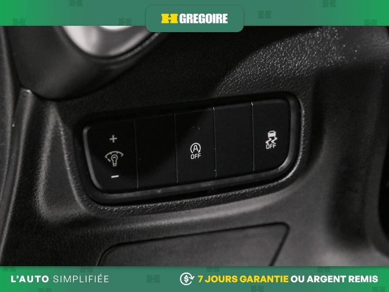 2020 Kia Soul White Saint-Eustache - photo #16
