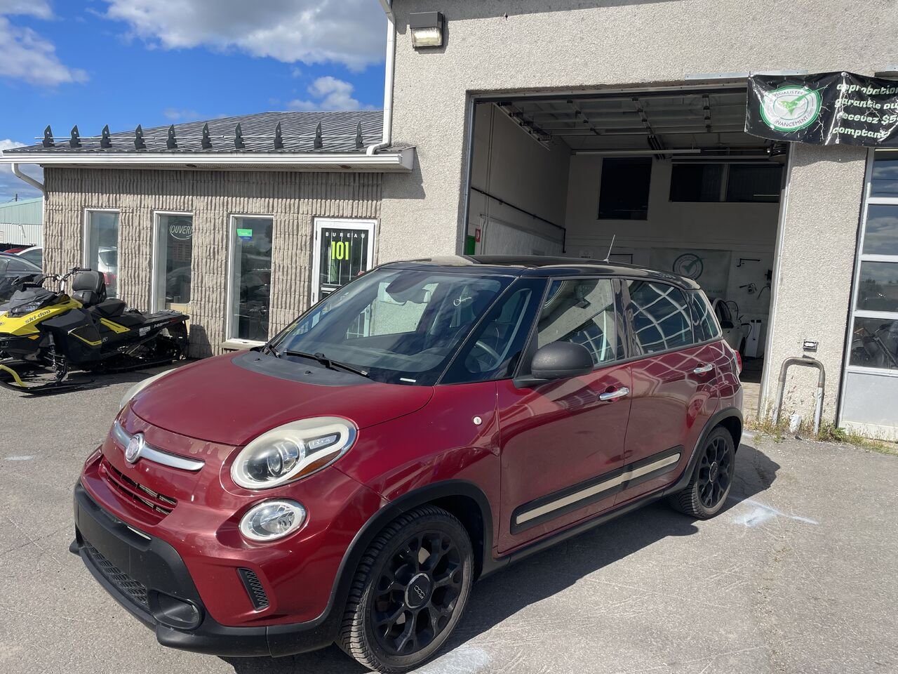 2015 FIAT 500L Red  - photo #3