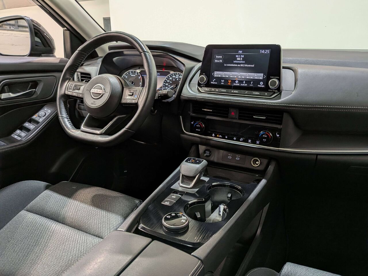 2024 Nissan Rogue AWD SV Moonroof Black Mirabel - photo #19