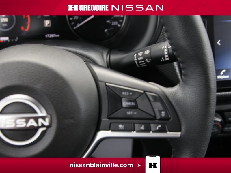 2023 Nissan Kicks White Laval - photo #16