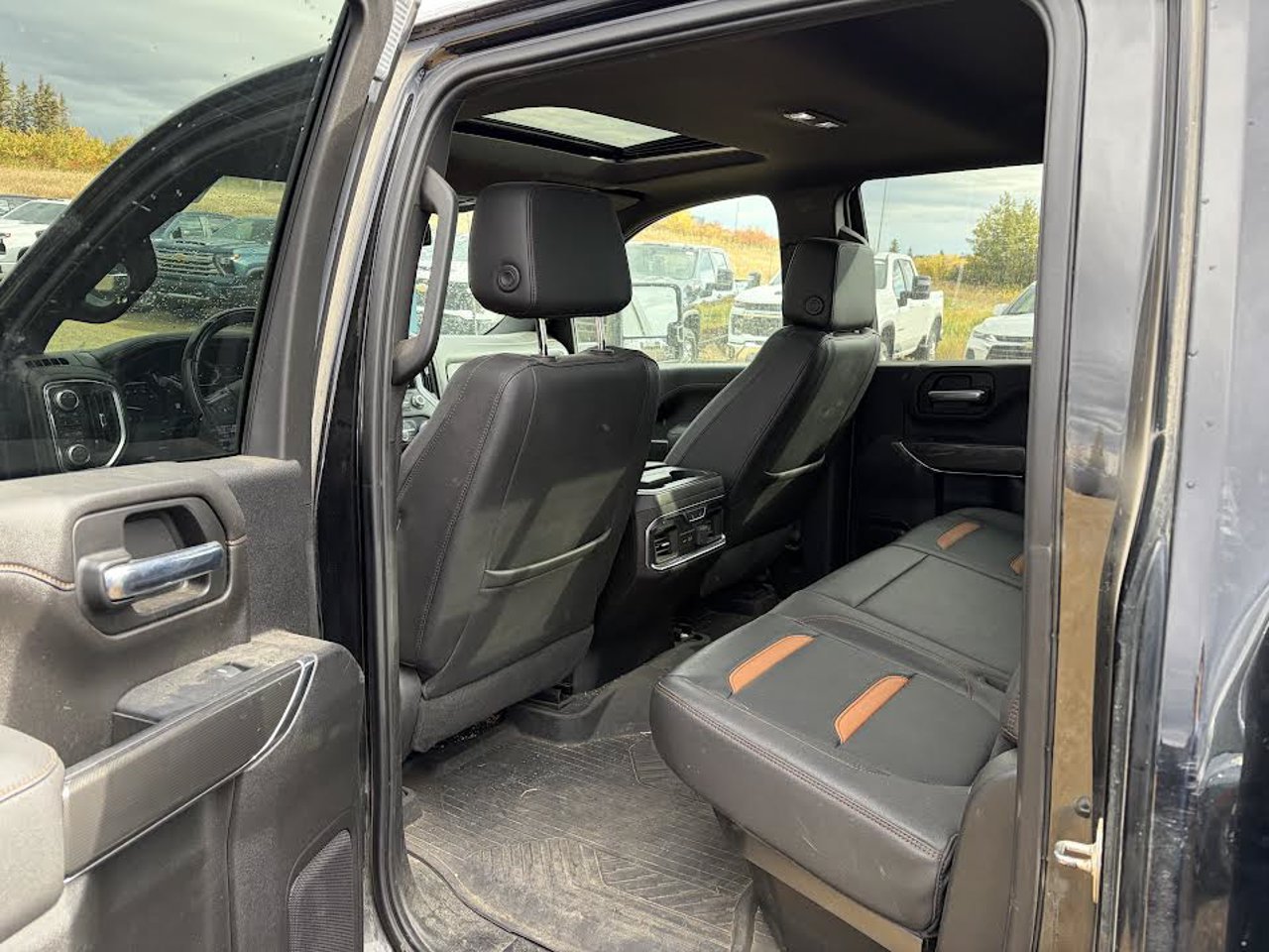 2023 GMC Sierra 2500HD 4WD Crew Cab 159 AT4 Black Sherwood Park - photo #5