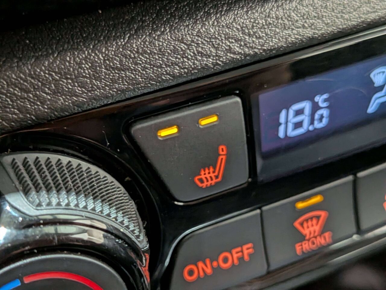Nissan Kicks 2024 Orange Val-David - photo #2