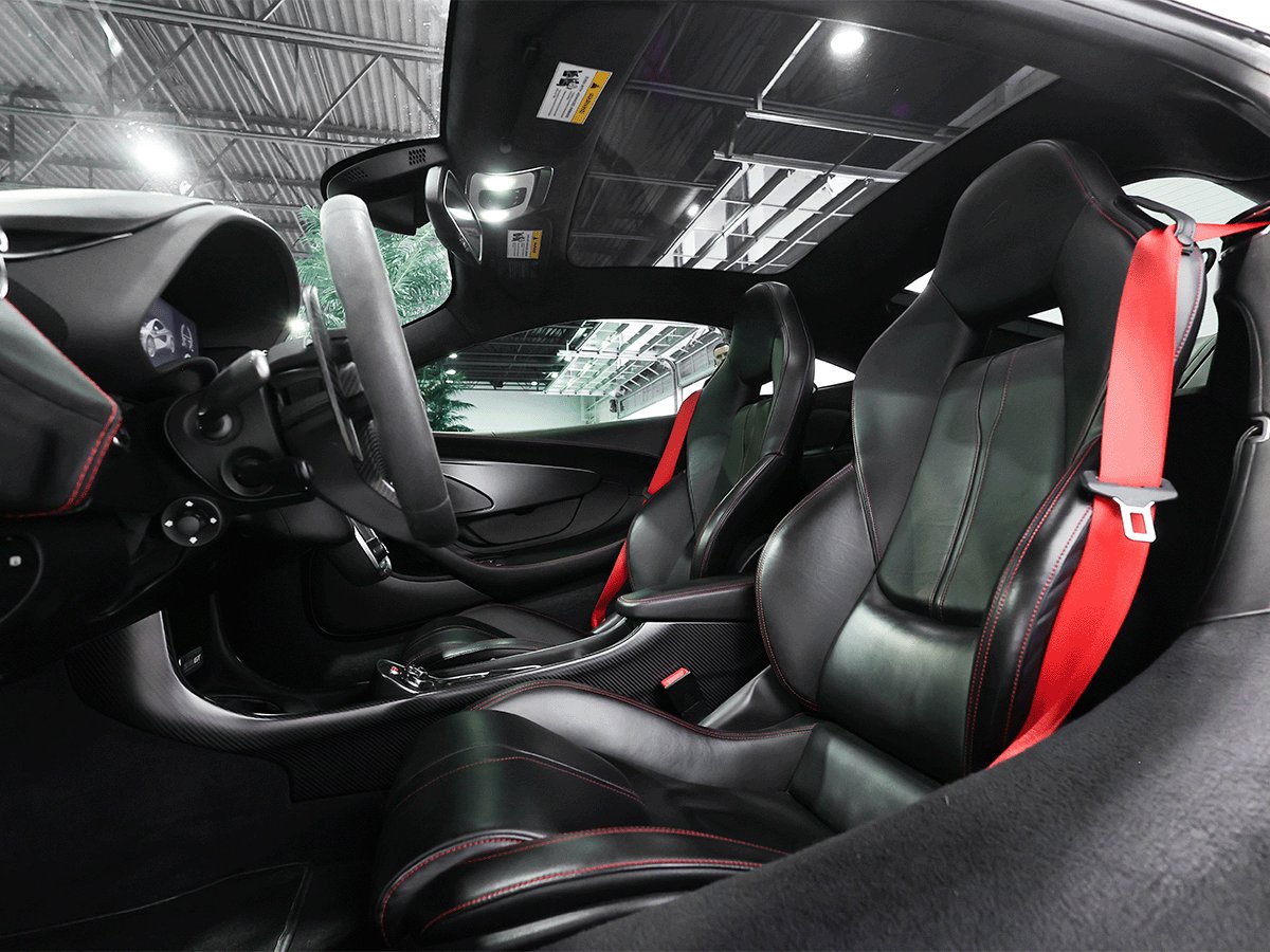 2018 McLaren 570GT Black Saint-Eustache - photo #14