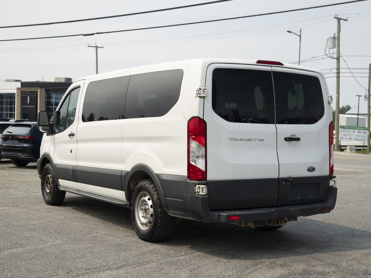 Ford Transit tourisme U03082 | T-150 XL toit bas 130 po porte pivotante côté passager 2018 Blanc Val-d'Or - photo #4