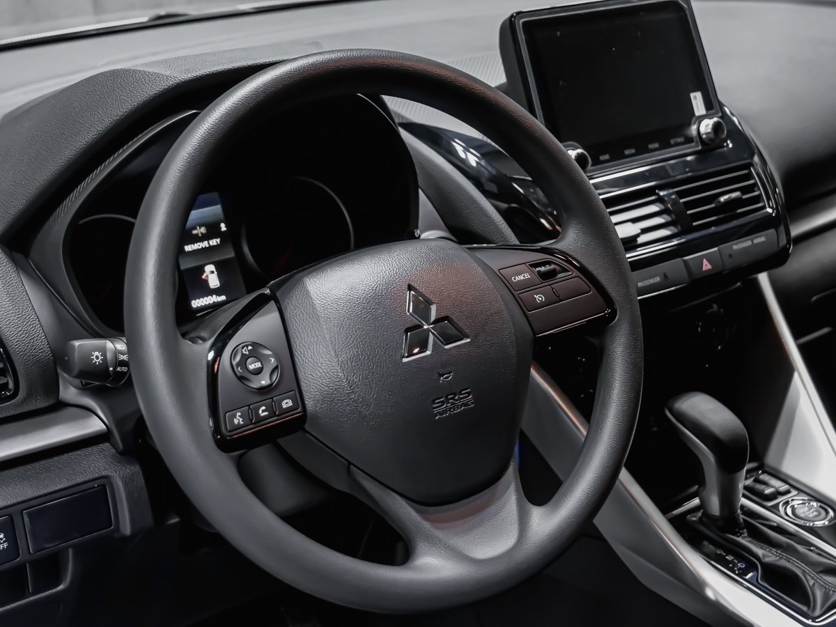 Mitsubishi Eclipse Cross ES 2026 Gris titane métallisé Montréal - photo #14