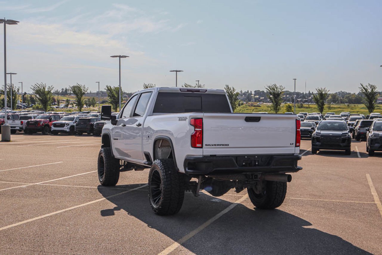 2026 Chevrolet Silverado 3500HD 4WD Crew Cab 159 LT White Sherwood Park - photo #5