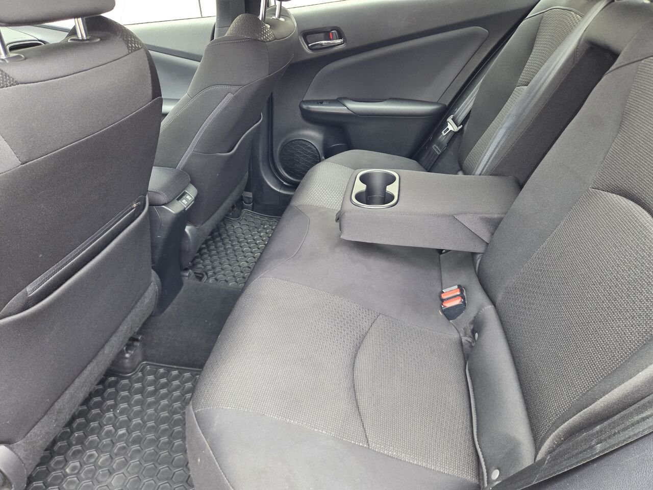 2020 Toyota PRIUS White Mont-Laurier - photo #10