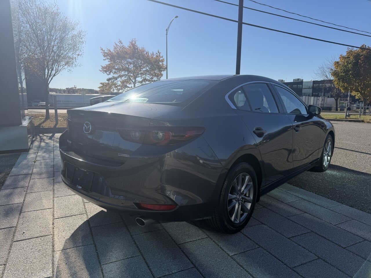 Mazda Mazda3 2024 Gris Ste-Marie - photo #3