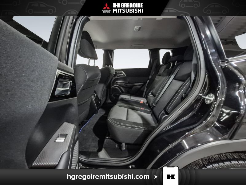 Mitsubishi Outlander PHEV 2023 Noir Blainville - photo #28