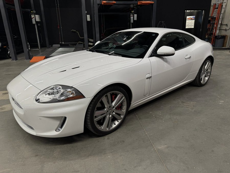 2011 Jaguar XK 2011 White