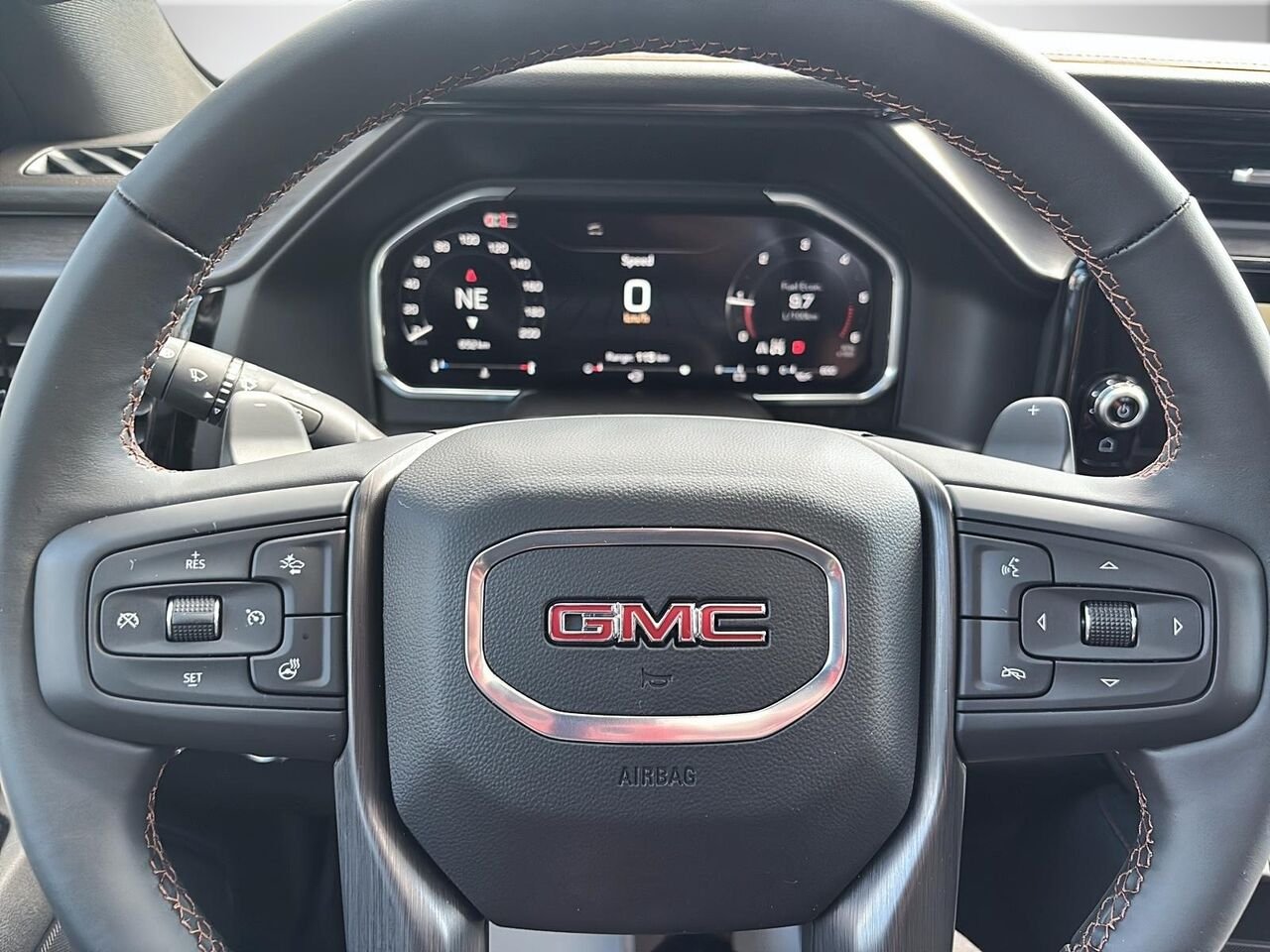 GMC Sierra 1500 AT4 cabine multiplace 4RM 147 po 2026 STERLING METALLISE Saint-Hyacinthe - photo #11
