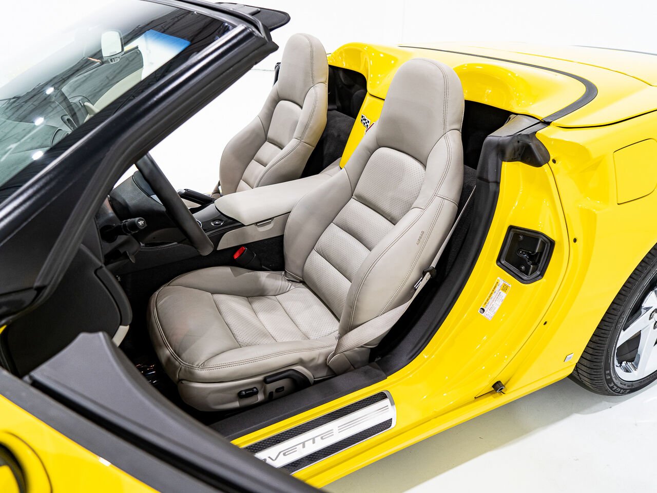 Chevrolet Corvette With only 900km (563mi) From new with window sticker 2008 Jaune Kirkland - photo #27