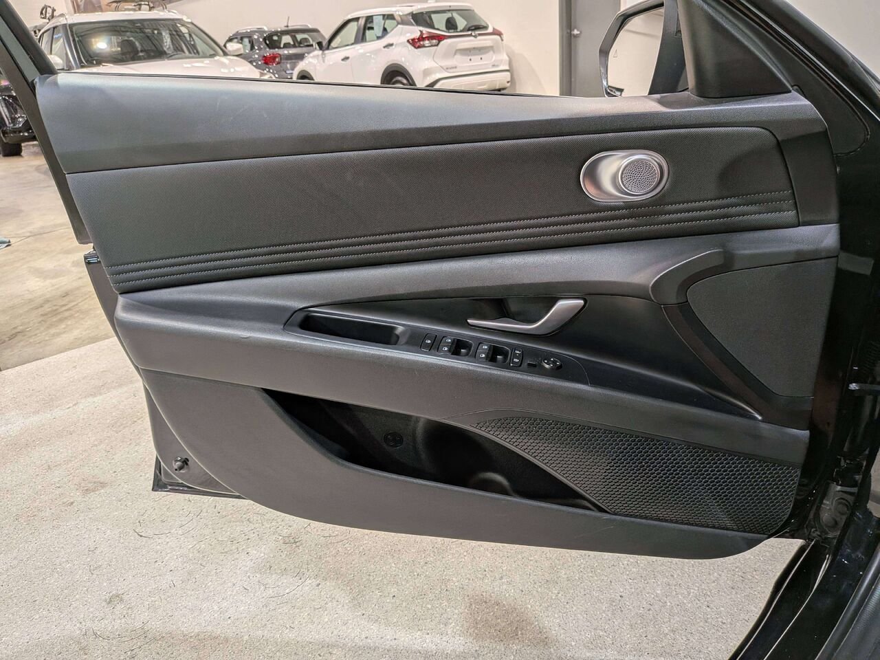 2025 Hyundai Elantra Preferred IVT w/Tech Pkg Black Val-David - photo #33