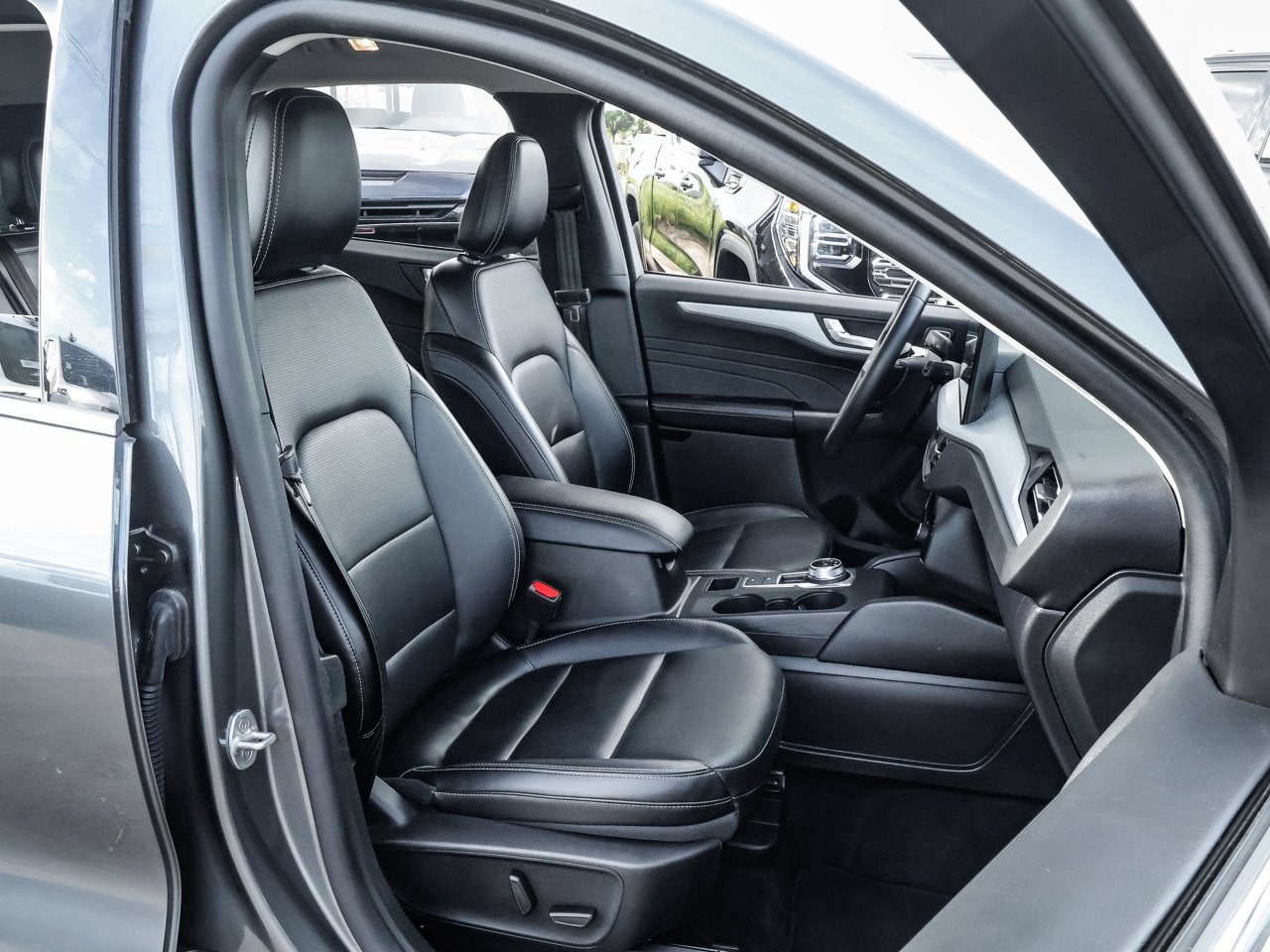 2025 Ford Escape Platinum AWD Grey Sherwood Park - photo #14