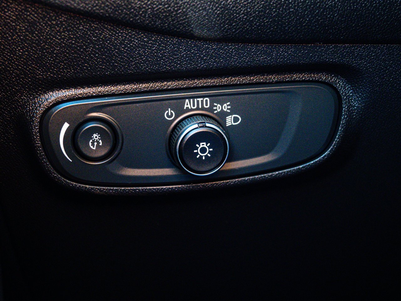 2024 Chevrolet Equinox AWD 4dr RS White Sherwood Park - photo #20