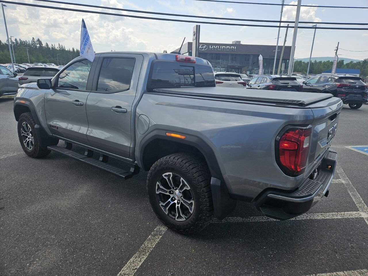 2024 GMC Canyon AT4 cabine multiplace 4RM Grey Thetford Mines - photo #4