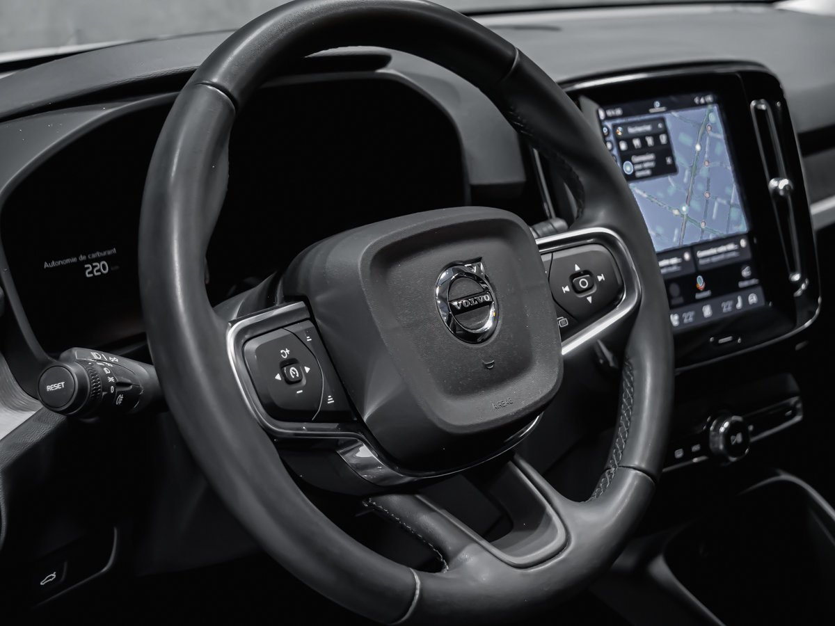2023 Volvo XC40 B5 CORE CONVENIENCE CLIMATE White Montreal - photo #7
