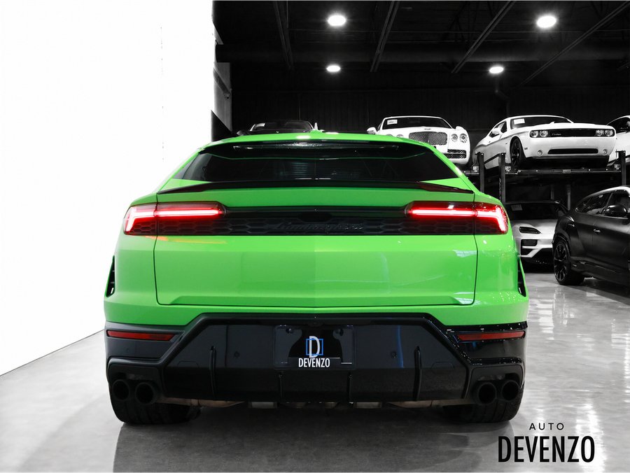 2025 Lamborghini Urus SE Hybrid Green