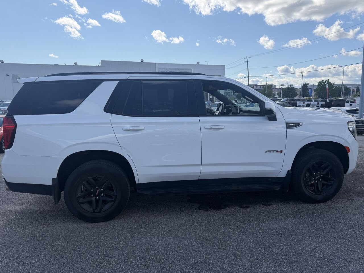 2023 GMC YUKON AT4 AT4 4 portes 4RM White Gatineau - photo #22