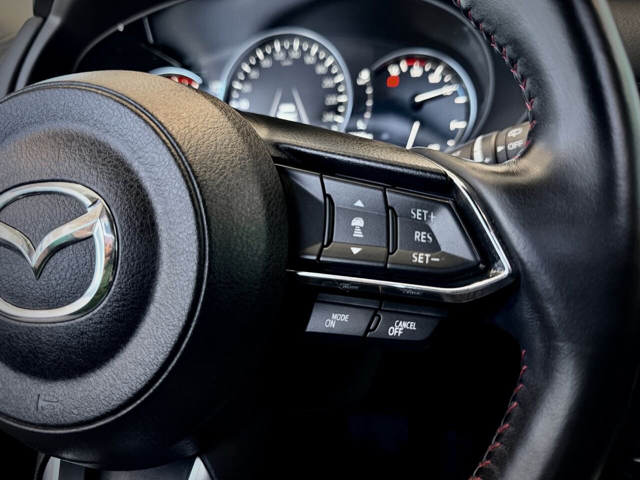 2022 Mazda CX-5 Black Notre-Dame-des-Prairies - photo #23
