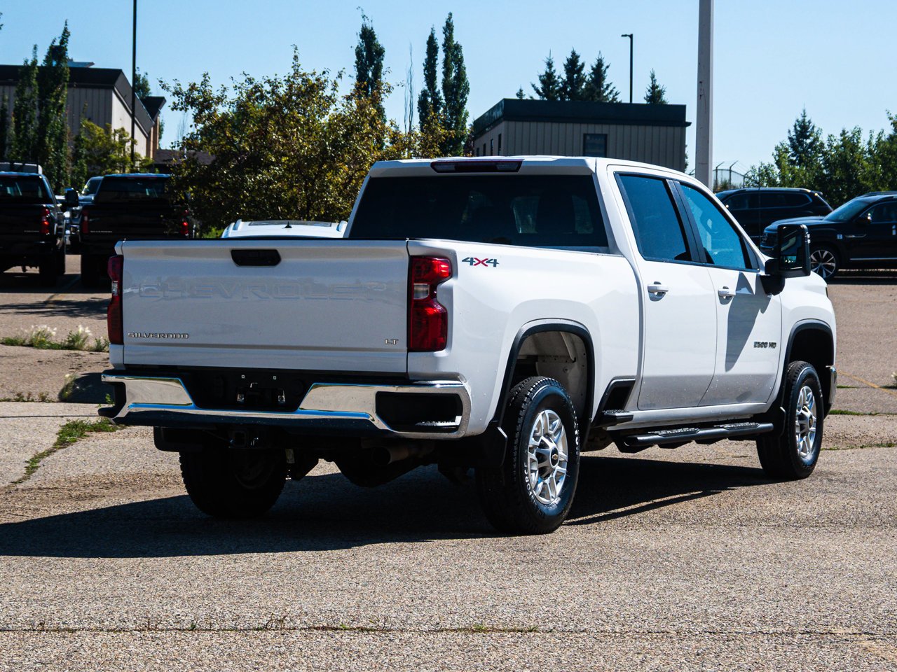 2025 Chevrolet Silverado 2500HD 4WD Crew Cab 159 LT White Sherwood Park - photo #13