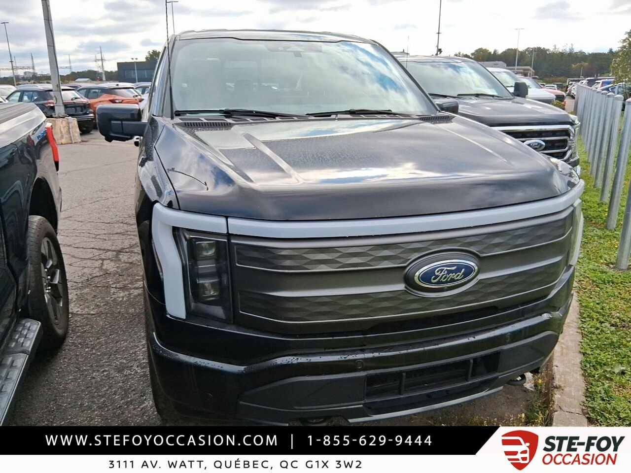 2023 Ford F-150 Lightning LARIAT STANDARD RANGE Black Québec - photo #0