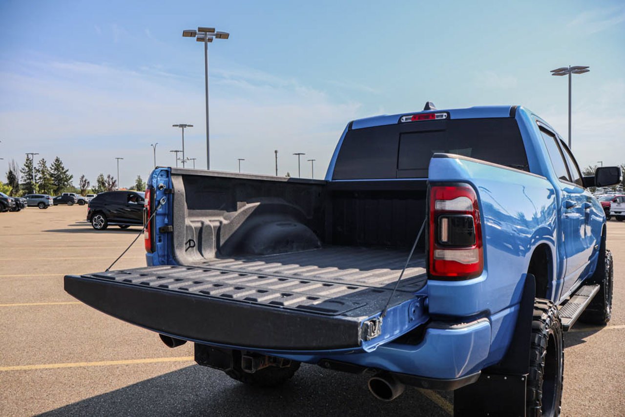 2021 Ram 1500 Sport 4x4 Crew Cab 5'7 Box Blue Sherwood Park - photo #7