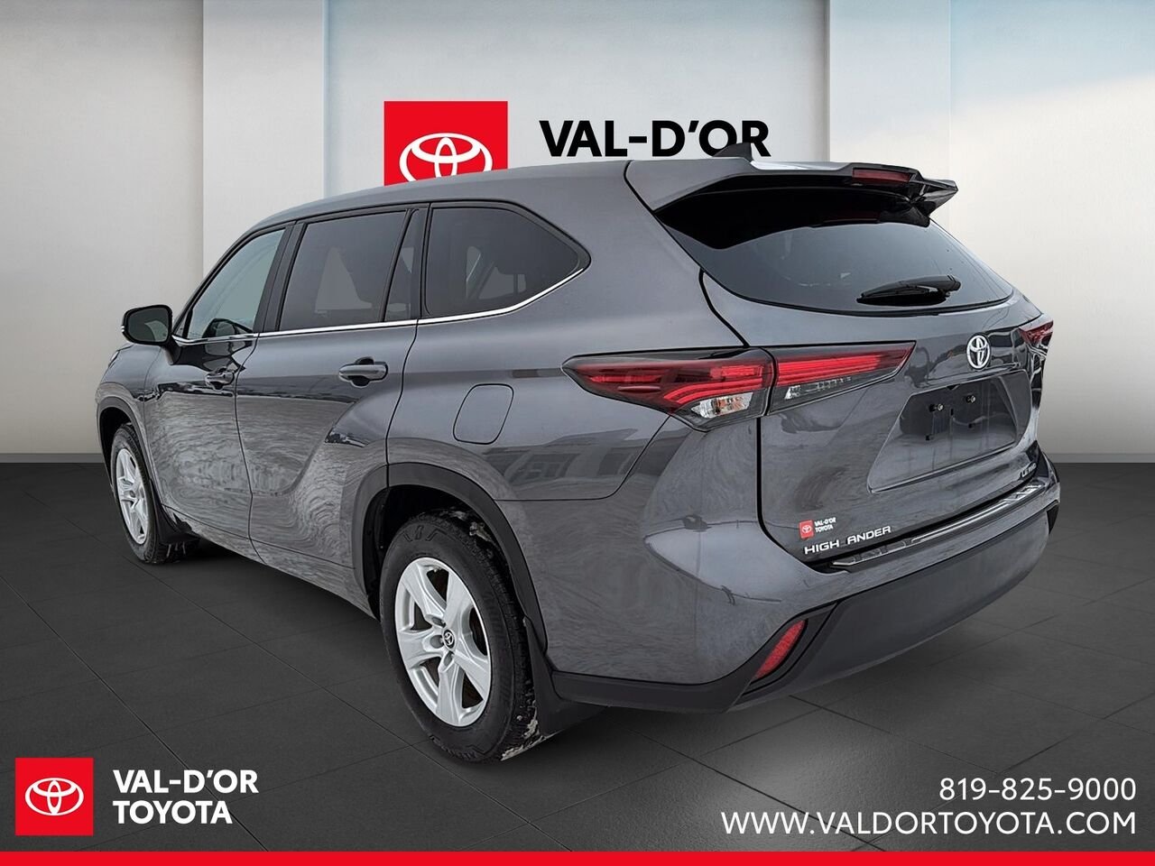 2024 Toyota Highlander AWD LE AWD Magnetic Grey Metallic Val-d'Or - photo #3