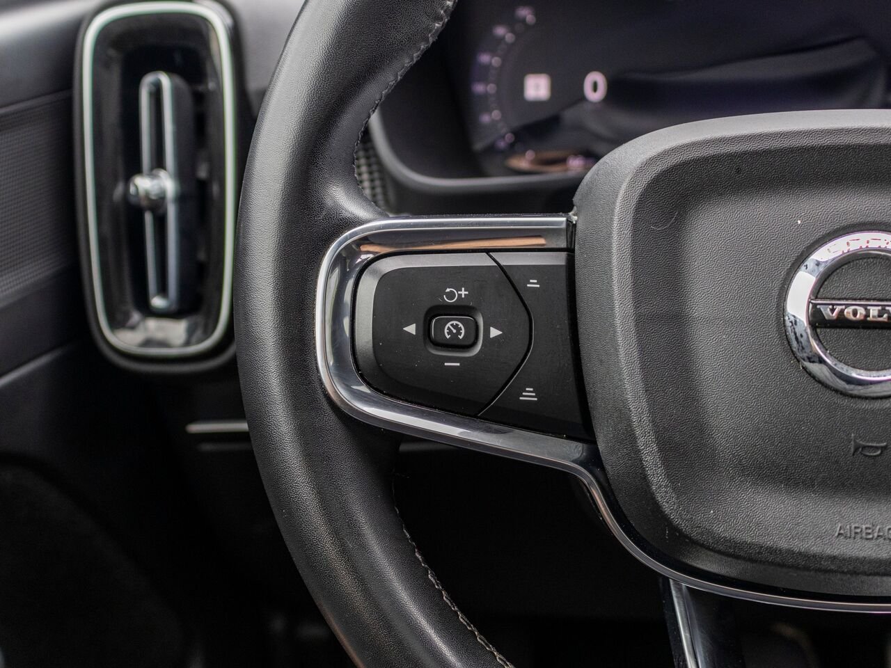 2022 Volvo Recharge XC40 tout électrique XC40 Recharge Plus Black Châteauguay - photo #11