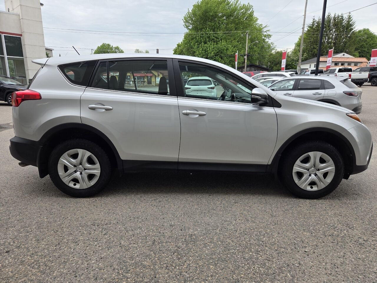 Toyota RAV4 2015 Argent Mont-Laurier - photo #3