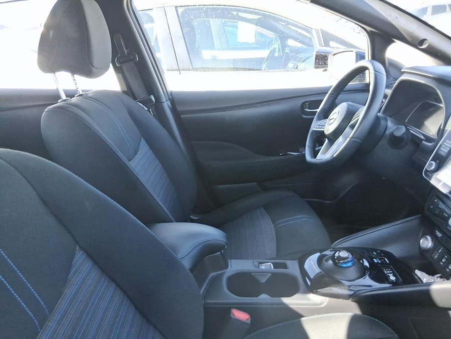 Nissan LEAF SV 40 KWH SV à hayon 2025 Bleu