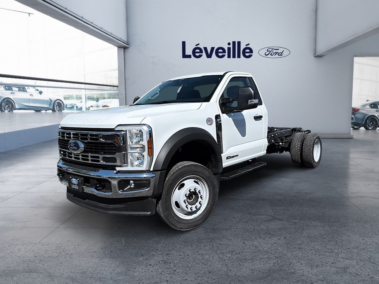 2026 Ford Super Duty F-550 DRW Oxford White Saint-Jérôme - photo #0