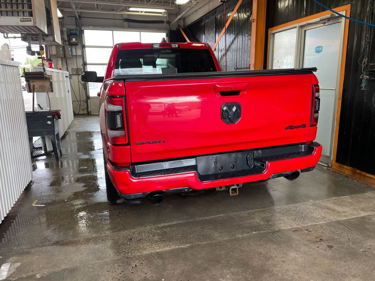 Ram 1500 SPORT 4X4 V8 *LEVEL 2* CUIR SIÈGES VENT BEDLINER 2020 Rouge Saint-Jérôme - photo #4