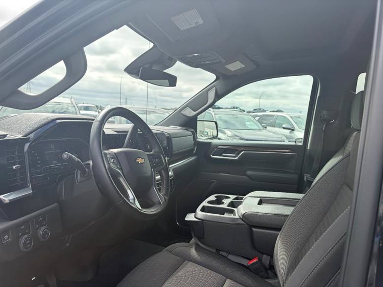 2025 Chevrolet Silverado 1500 4WD Crew Cab 147 LT Black Sherwood Park - photo #6