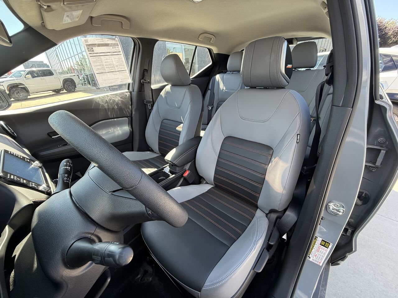 2024 Nissan Kicks SR PRIVILEGE Grey Châteauguay - photo #8