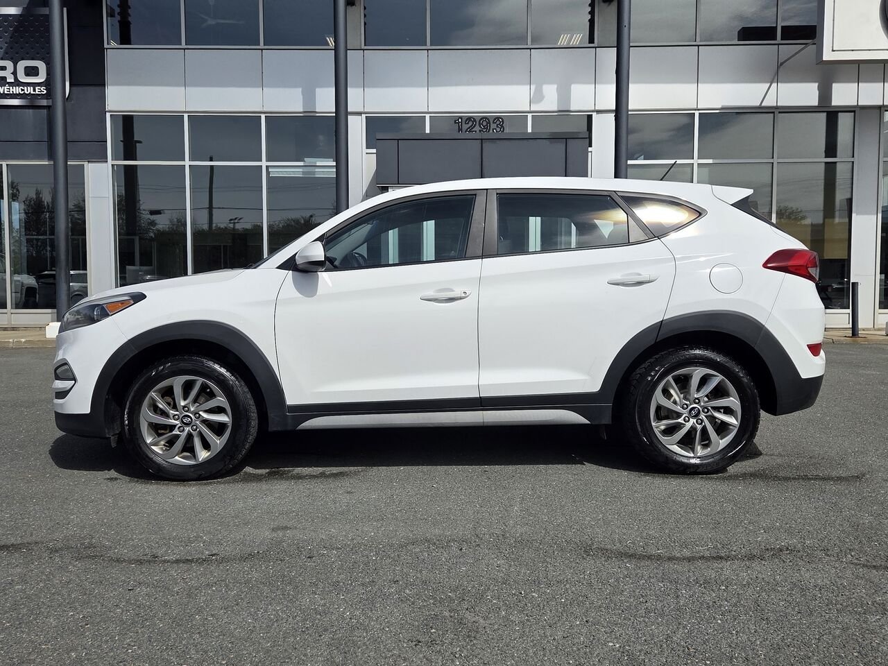 2018 Hyundai Tucson AWD White Granby - photo #2