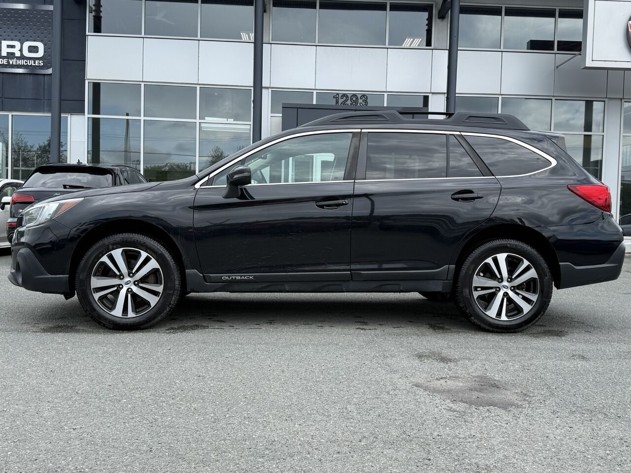 2018 Subaru Outback 3.6R Black Granby - photo #2