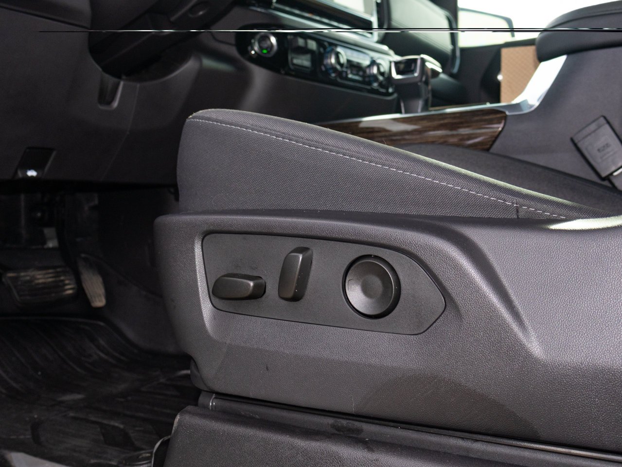 2025 GMC Sierra 1500 4WD Crew Cab 147 Elevation Black Sherwood Park - photo #18