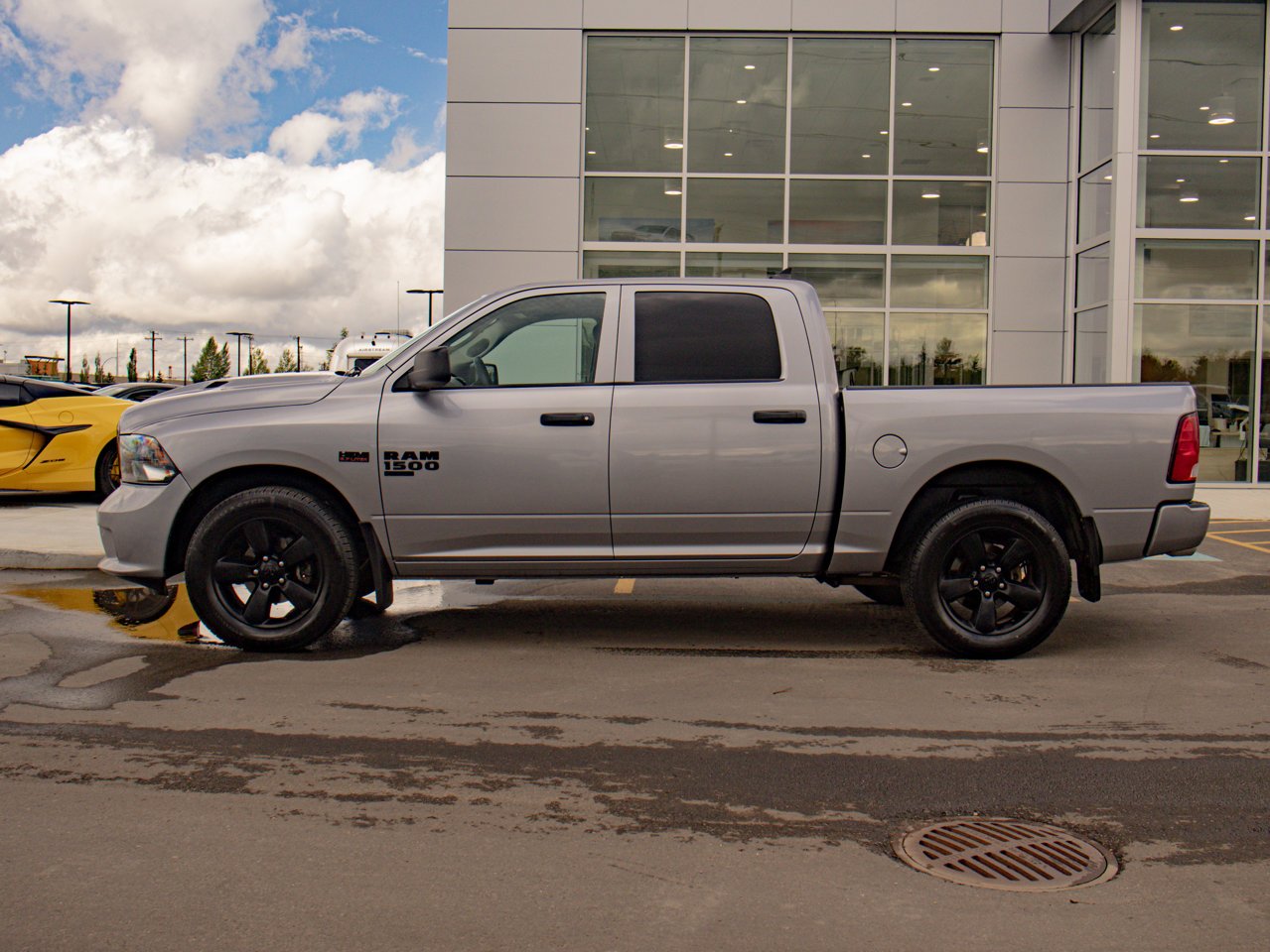 2020 Ram 1500 Classic Express 4x4 Crew Cab 5'7 Box Grey Sherwood Park - photo #6