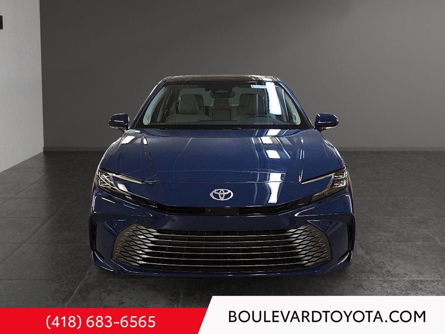 Toyota Camry XLE, HYBRIDE, AWD 2025 Bleu